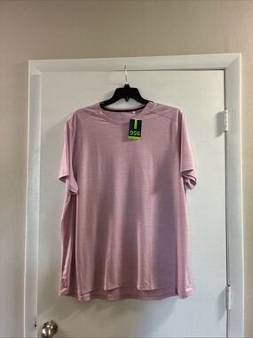 NWT DSG Men's Light Pink Short-Sleeve Performance Tee